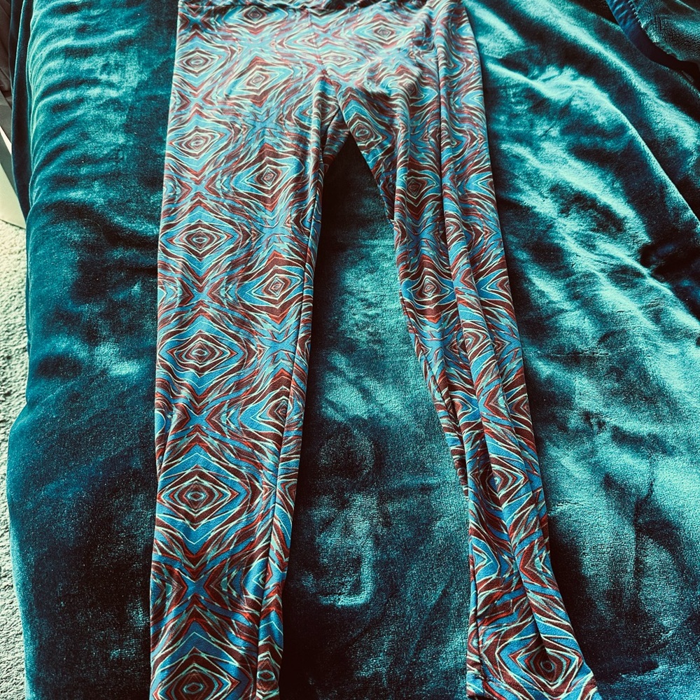 LuLaRoe Teal & Maroon Geometric Leggings